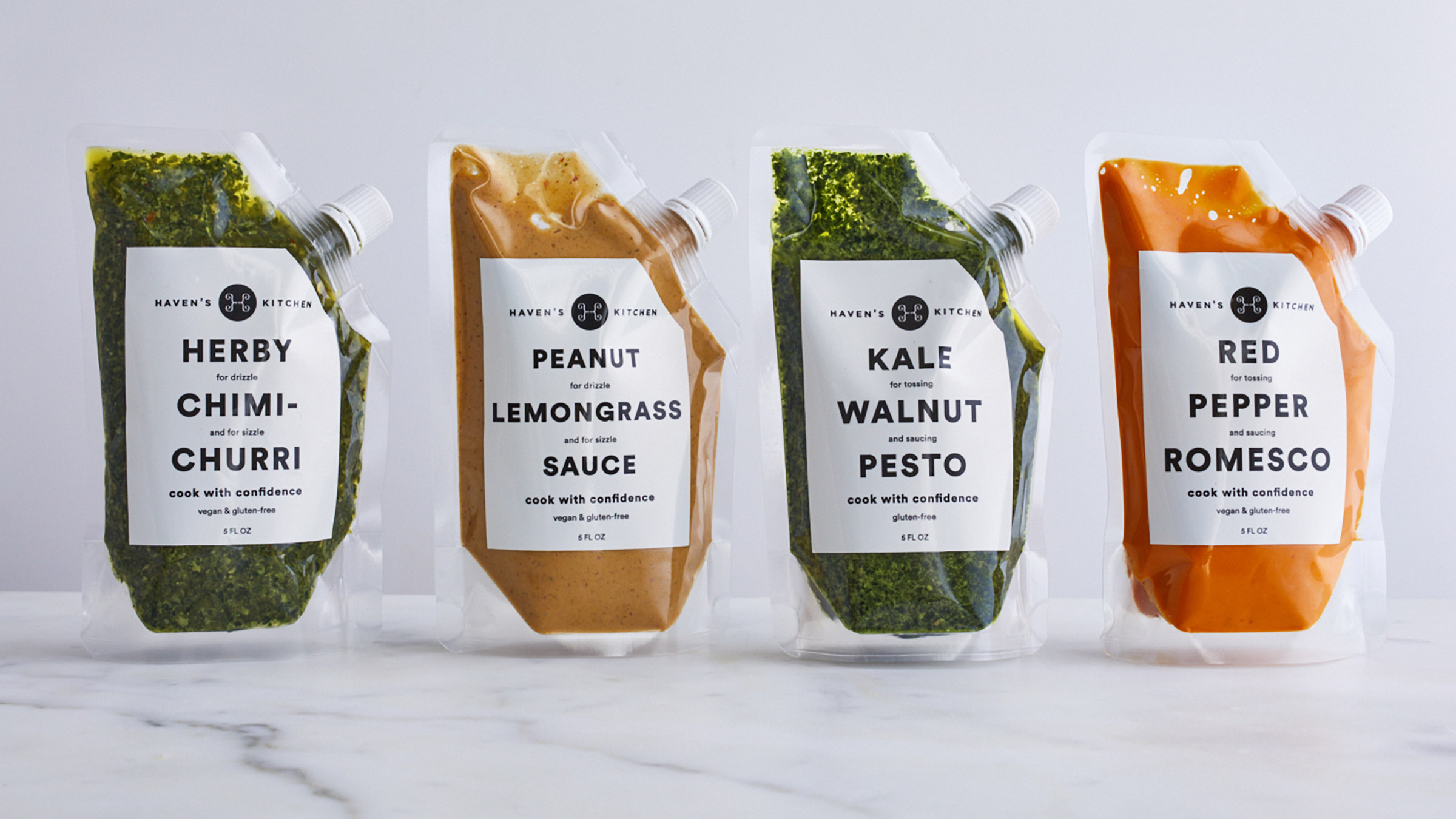 Minimalistiska förpackningar för Haven's Kitchen Sauces. Läs mer här