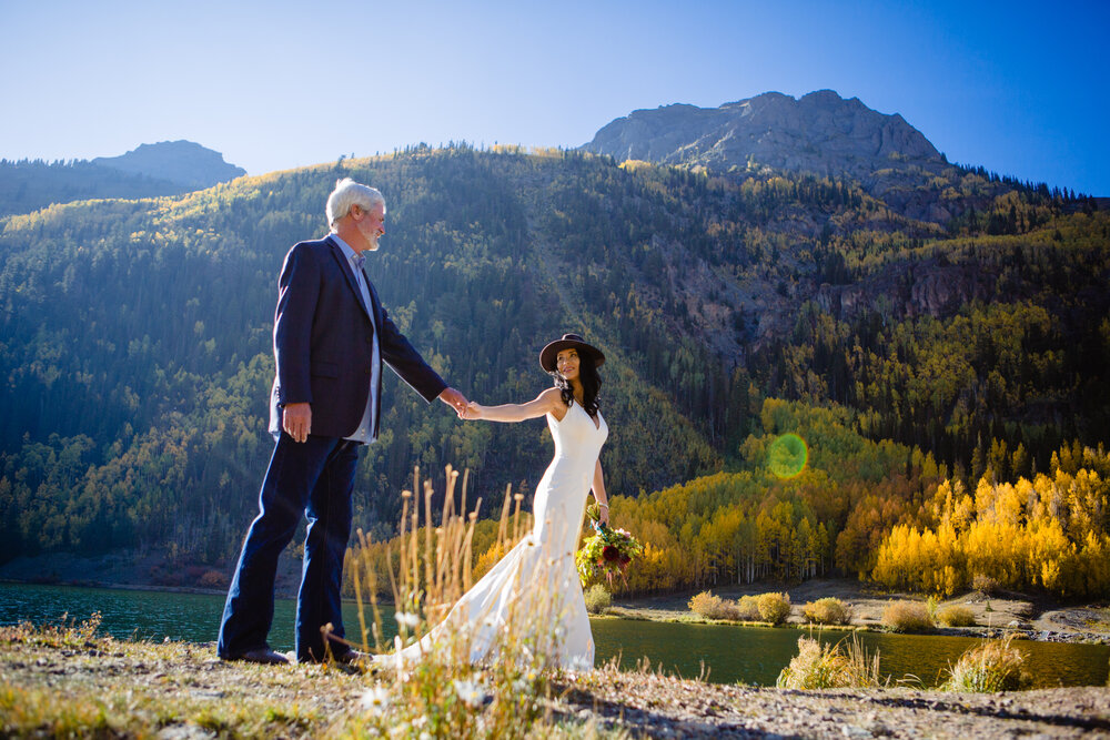  Crystal Lake, Ouray  Fall wedding  Ouray, Colorado  Red Mountain Pass Elopement  ©Alexi Hubbell Photography 2020 