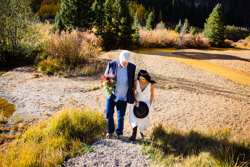  Crystal Lake, Ouray  Fall wedding  Ouray, Colorado  Red Mountain Pass Elopement  ©Alexi Hubbell Photography 2020 