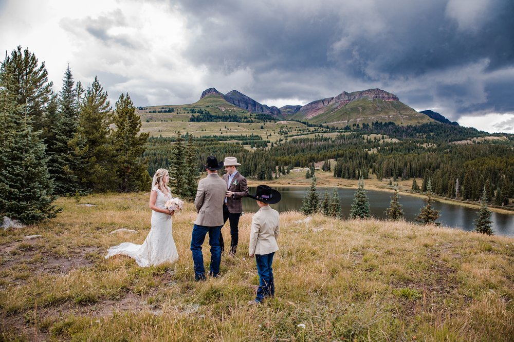  Silverton Colorado Adventure elopement photographer Alexi Hubbell Photography  ©Alexi Hubbell Photography 2022  August Elopement in Colorado  Ceremony photos in Silverton Colorado wilderness  San Juan  National Forest 