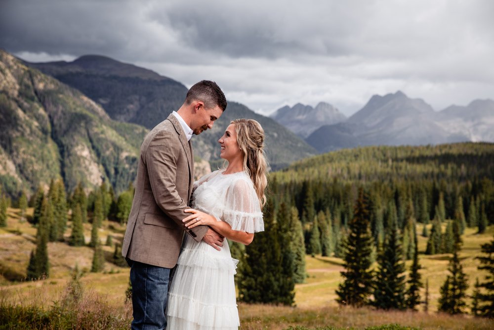  Silverton Colorado Adventure elopement photographer Alexi Hubbell Photography  ©Alexi Hubbell Photography 2022  August Elopement in Colorado  Portrait photos in Silverton Colorado wilderness  San Juan  National Forest 