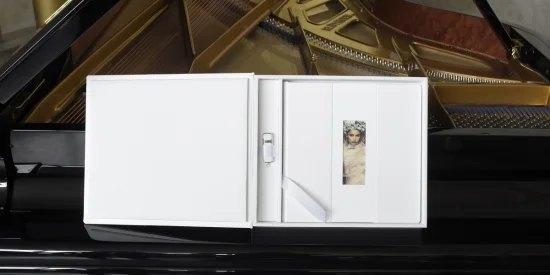 complete_album_box_white_lady_3.jpg