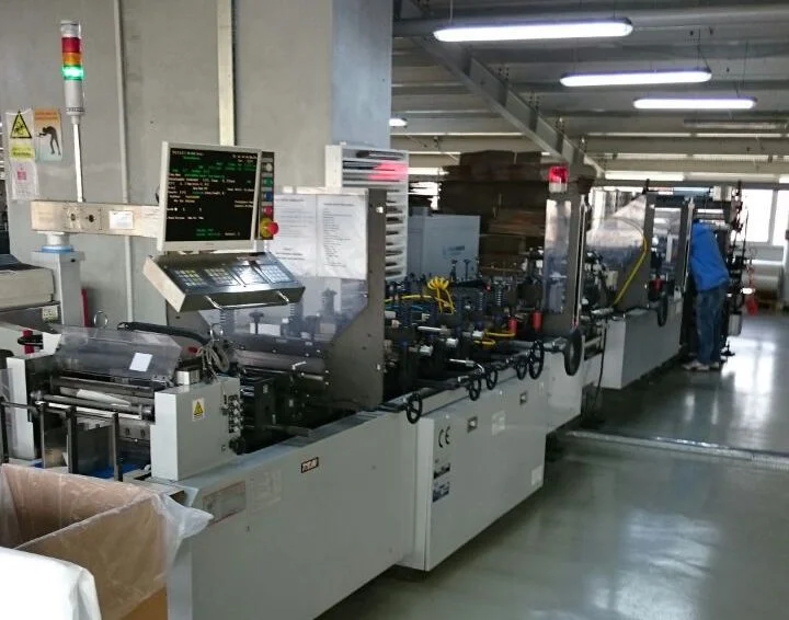 P4-bagmaking.jpg