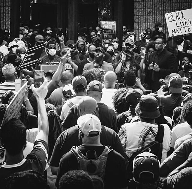 I love us!! 🖤✊🏾 #nojusticenopeace 
Let&rsquo;s be sure to keep this same energy when it&rsquo;s time to vote!! #defundthepolice !! #justiceforgeorgefloyd #justiceforahmaud #justiceforbreonnataylor 📸: @asubers