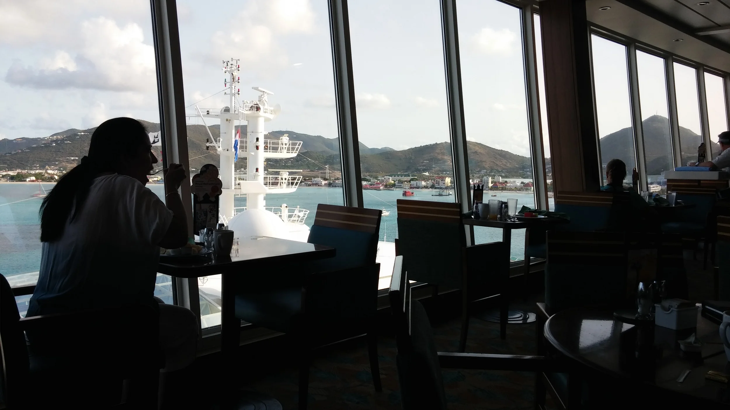 Windjammer breakfast at port