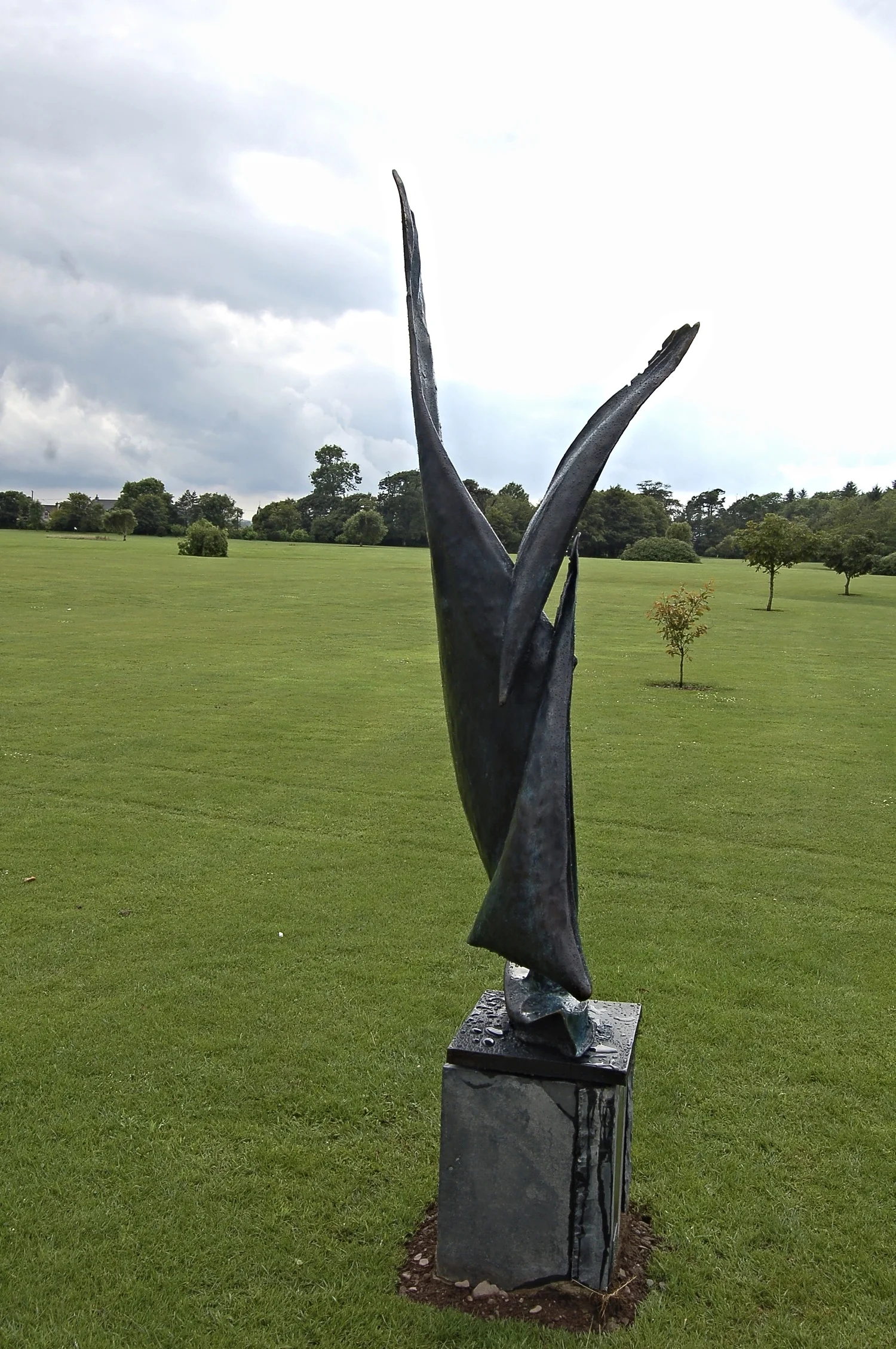 An tÉan Mara Mór (The large Seabird), repoussé bronze, 2.2m high x 1.3m x 0.5m, 2013 (sold)