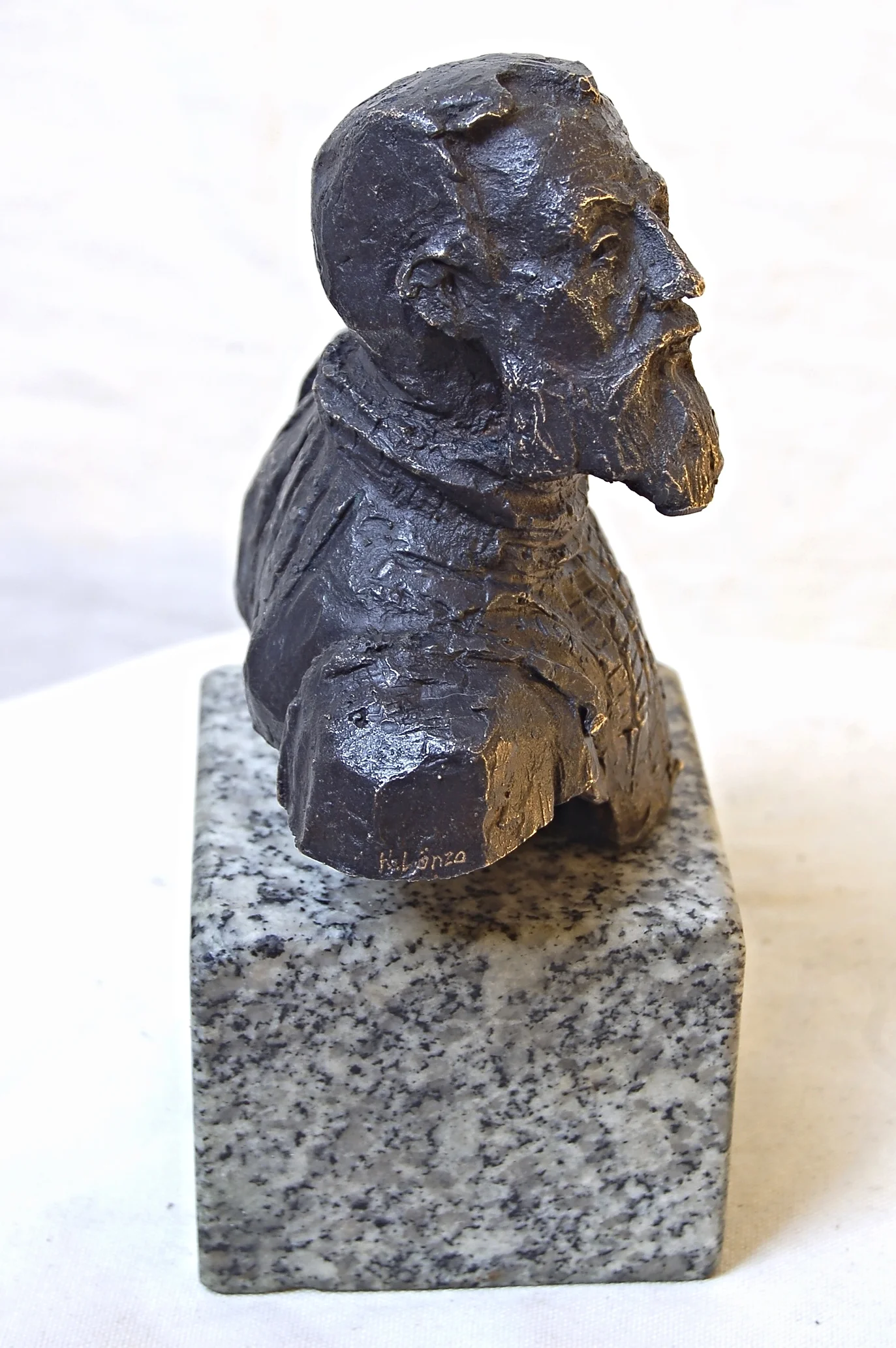 Aodh Mór Ó Neill (Hugh O'Neill), Earl of Tyrone, cast bronze ed. 1/3, 40cm high x 15cm x 15cm, 2012