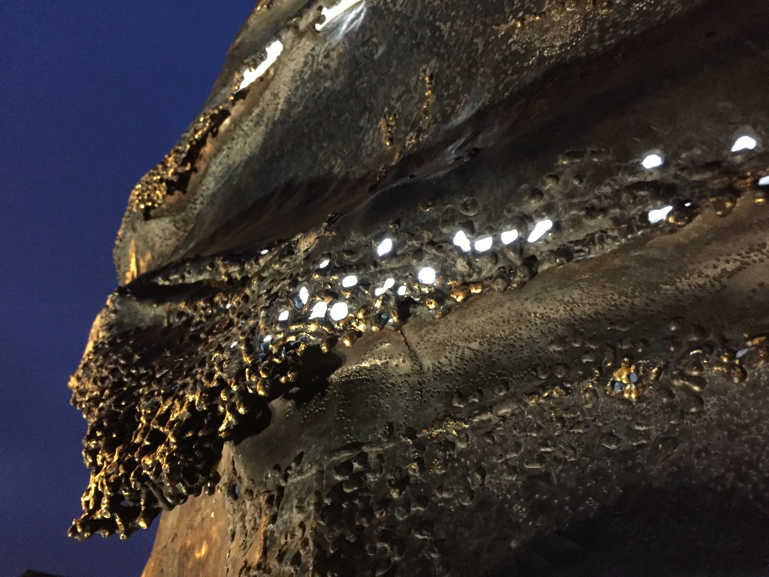 Internal lighting in the wave crests
