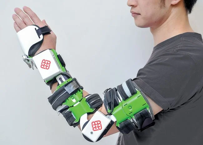 Paralyzed Patient Makes Natural Movements Using Robotics and Power of Thought