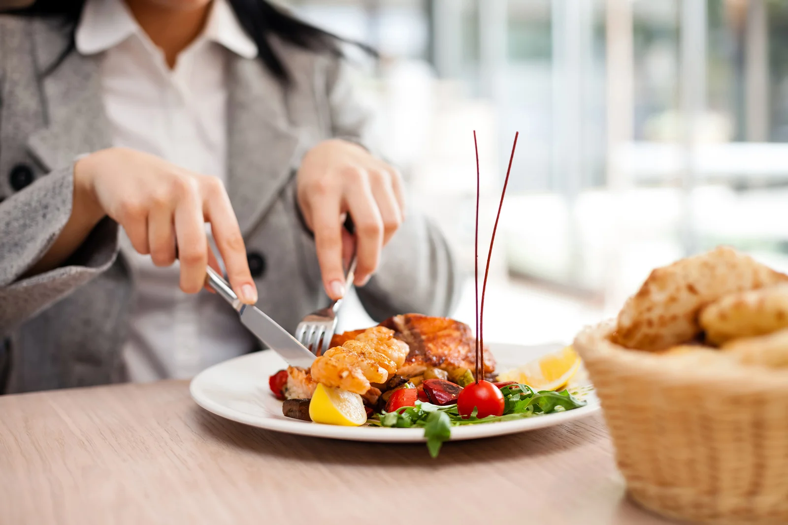 Healthy eating for hungry travelers