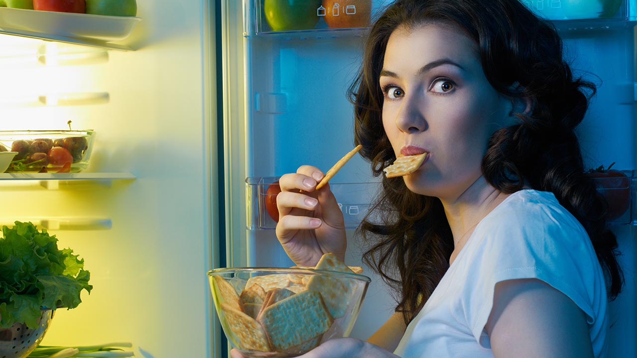 What Not to Eat Before You Sleep