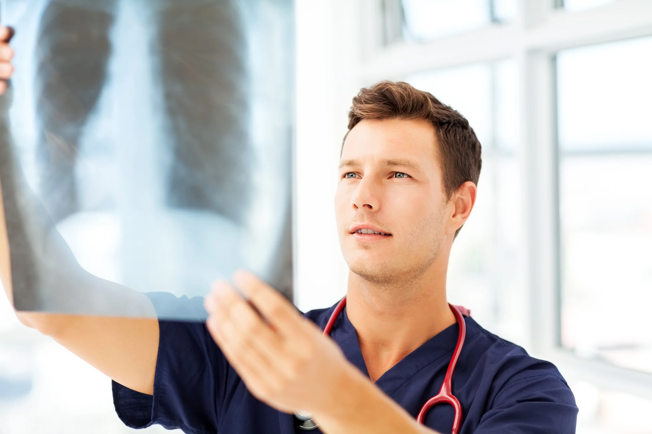 7 warning signs of lung cancer not to ignore