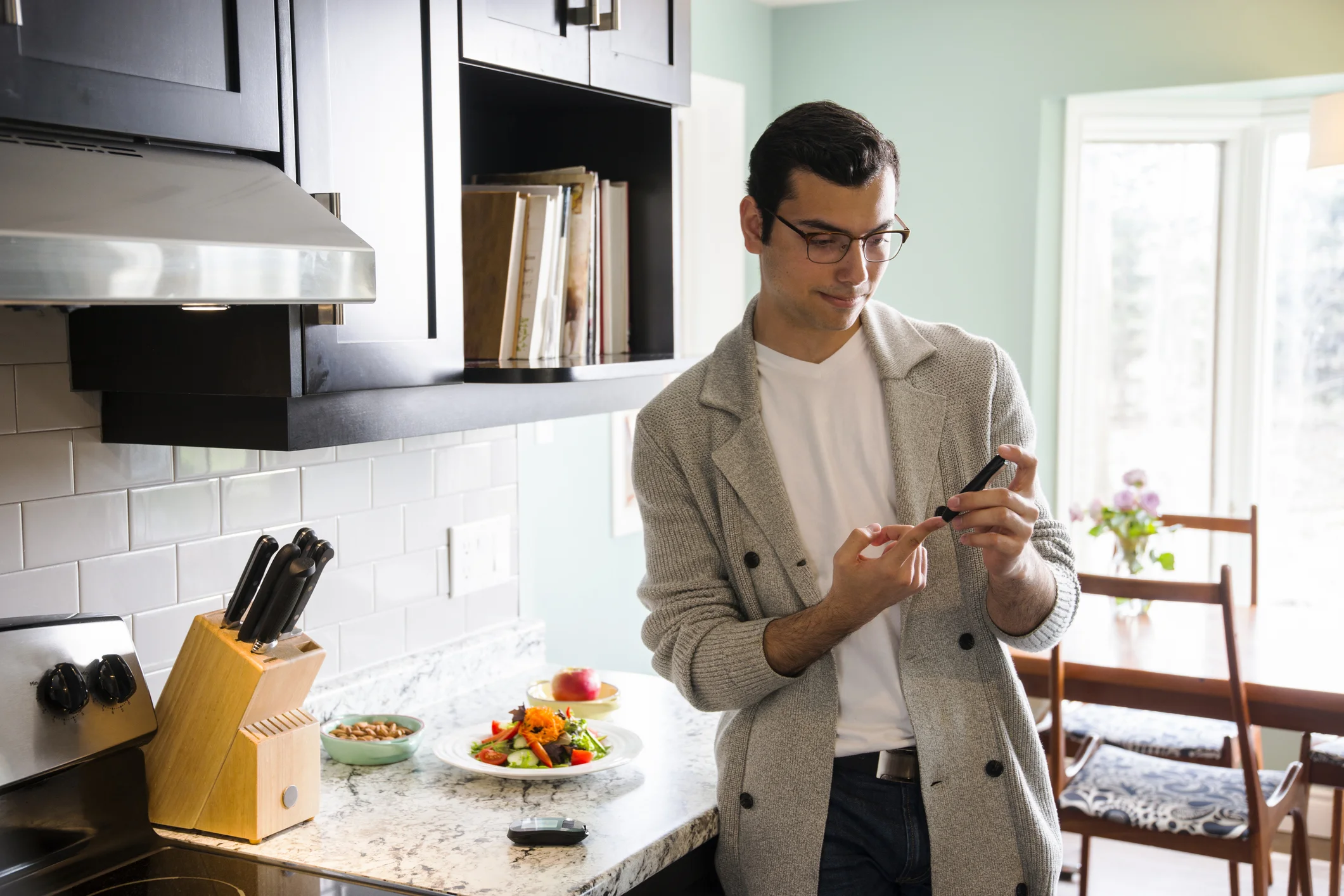 10 warning signs signaling low blood sugar