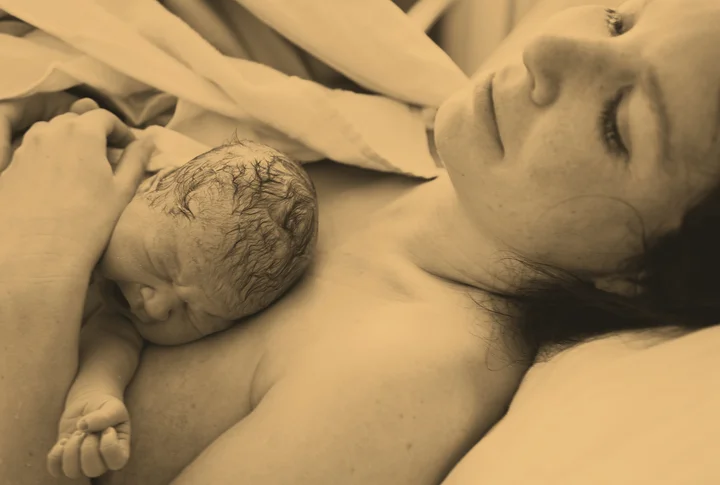 Does the vagina go back to normal after delivery?