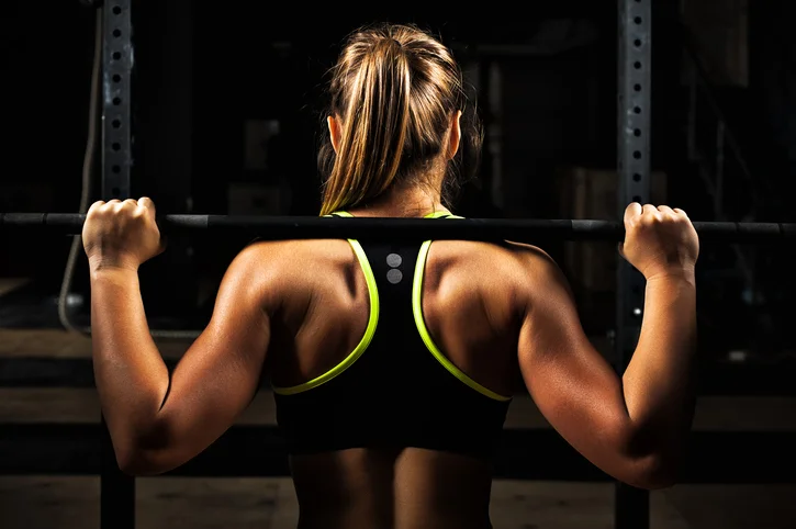 10 tips for lifting weights safely