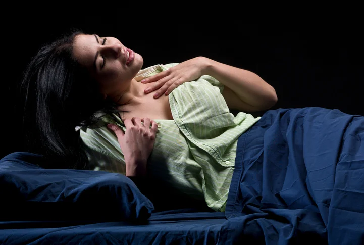 7 possible reasons causing night sweats