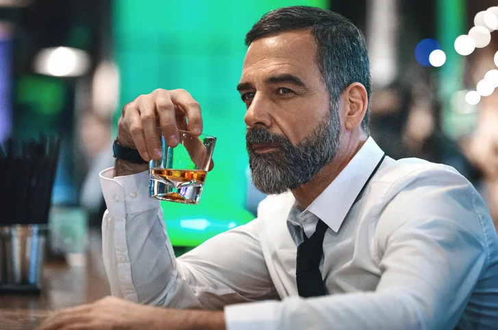 8 warning signs of an alcohol problem in men