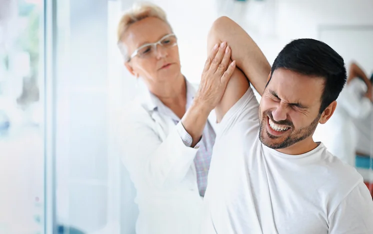 Three common reasons why your shoulder hurts