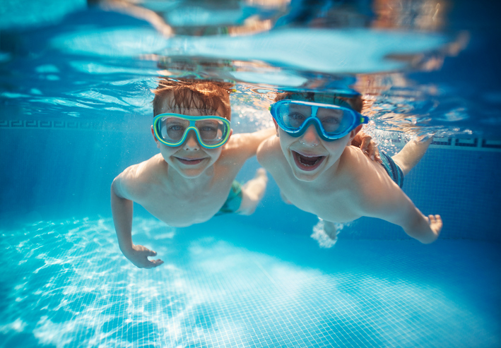 10 swimming lesson safety tips every parent should know