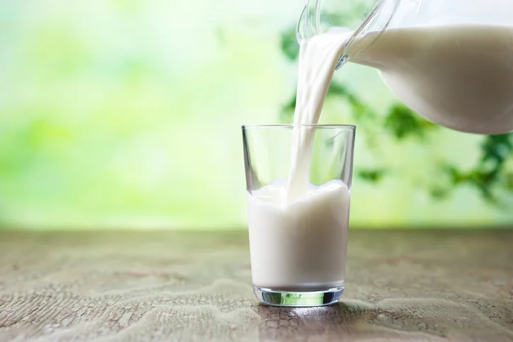 Cow’s milk vs. plant-based milk: What’s the difference?