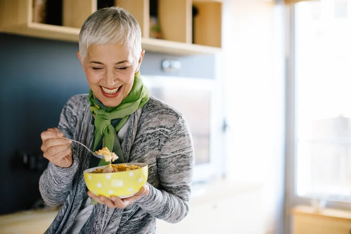 7 foods helping women fight off cancer