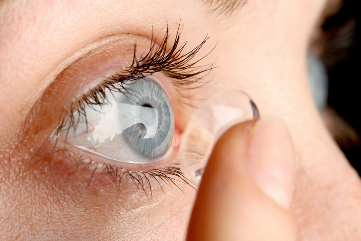 Smart hygiene habits for contact lens wearers