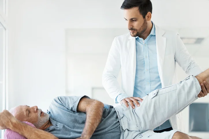 6 Causes of achy hips