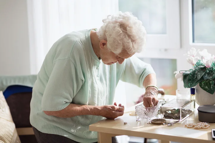 Know the warning signs of early onset Alzheimer’s disease