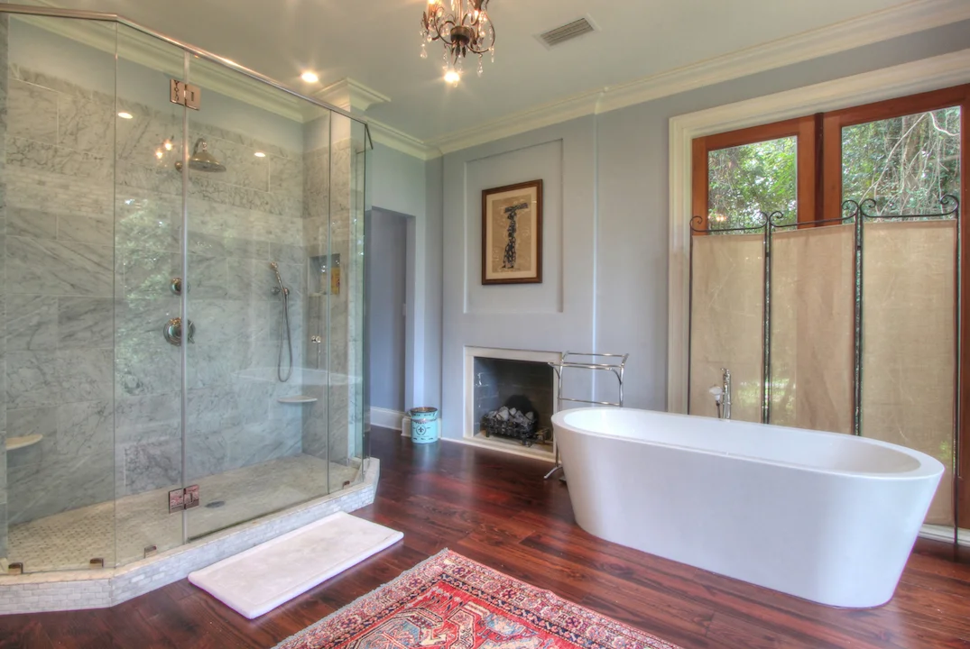 07 Dowhan, James & Lauren Res Photos LV Selected WEB master bathroom.jpg