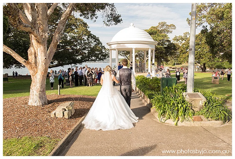 014_PHOTOSBYJO_AaronNerida_Wedding_Balmoral Beach.jpg
