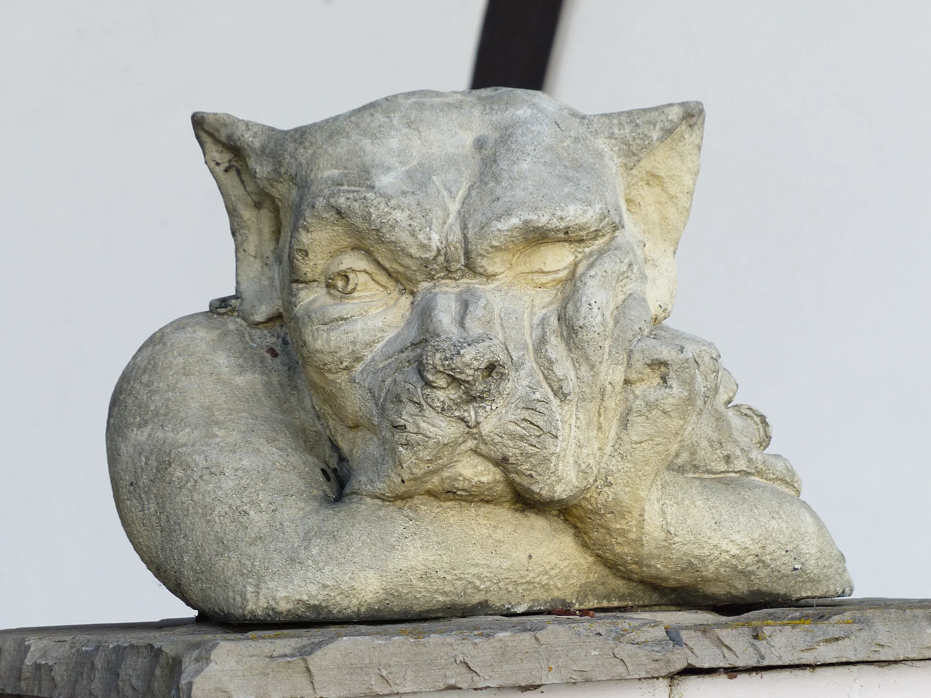 statue-100400_1920.jpg