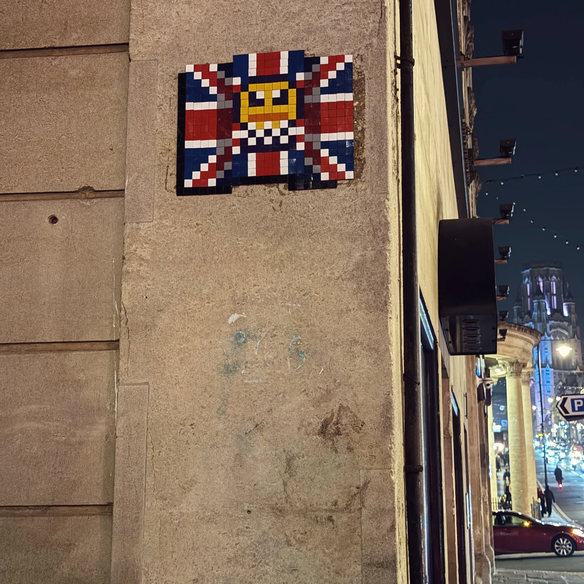 This lil fella. 

#isthatatoadstool #pixelart #flagface #bristol #crackhorse #streetart #streetarteverywhere #urbanphotography #urbanjungle #streetphotography