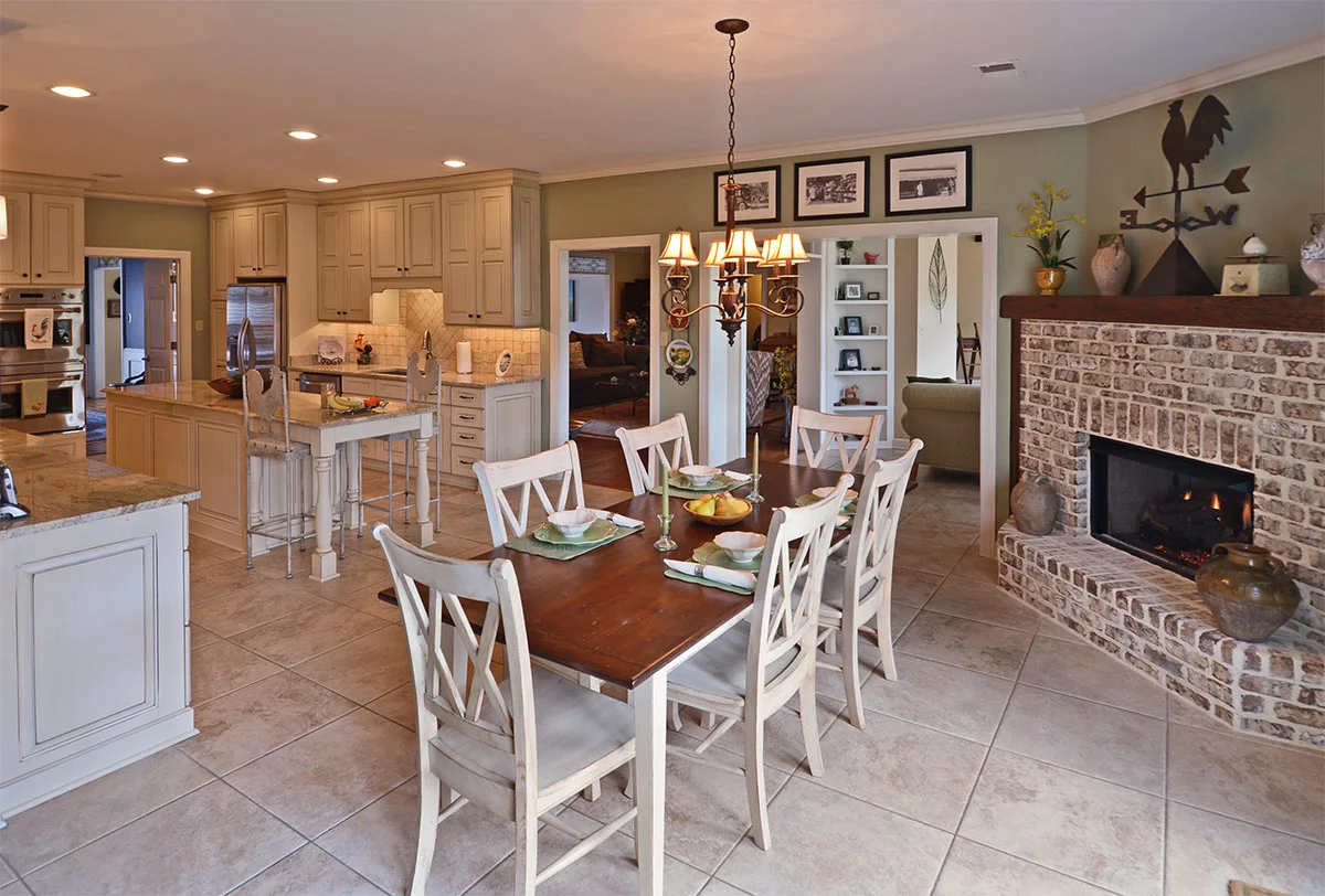 3009shannonoaks_kitArea.jpg