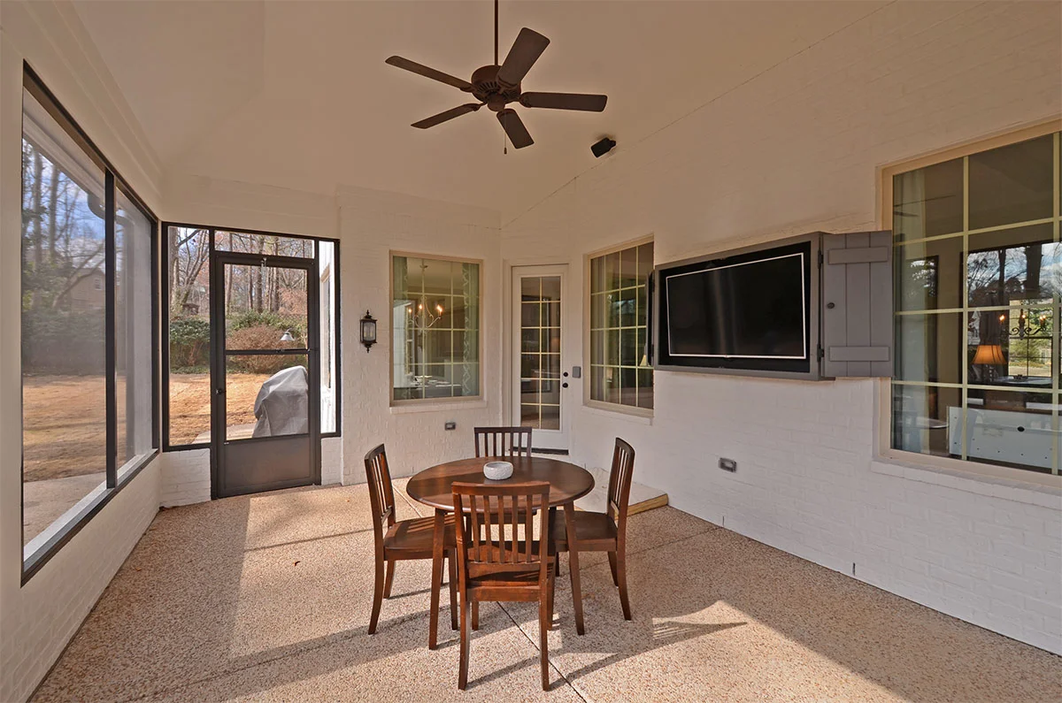 8052cavershamwood_scPorch.jpg