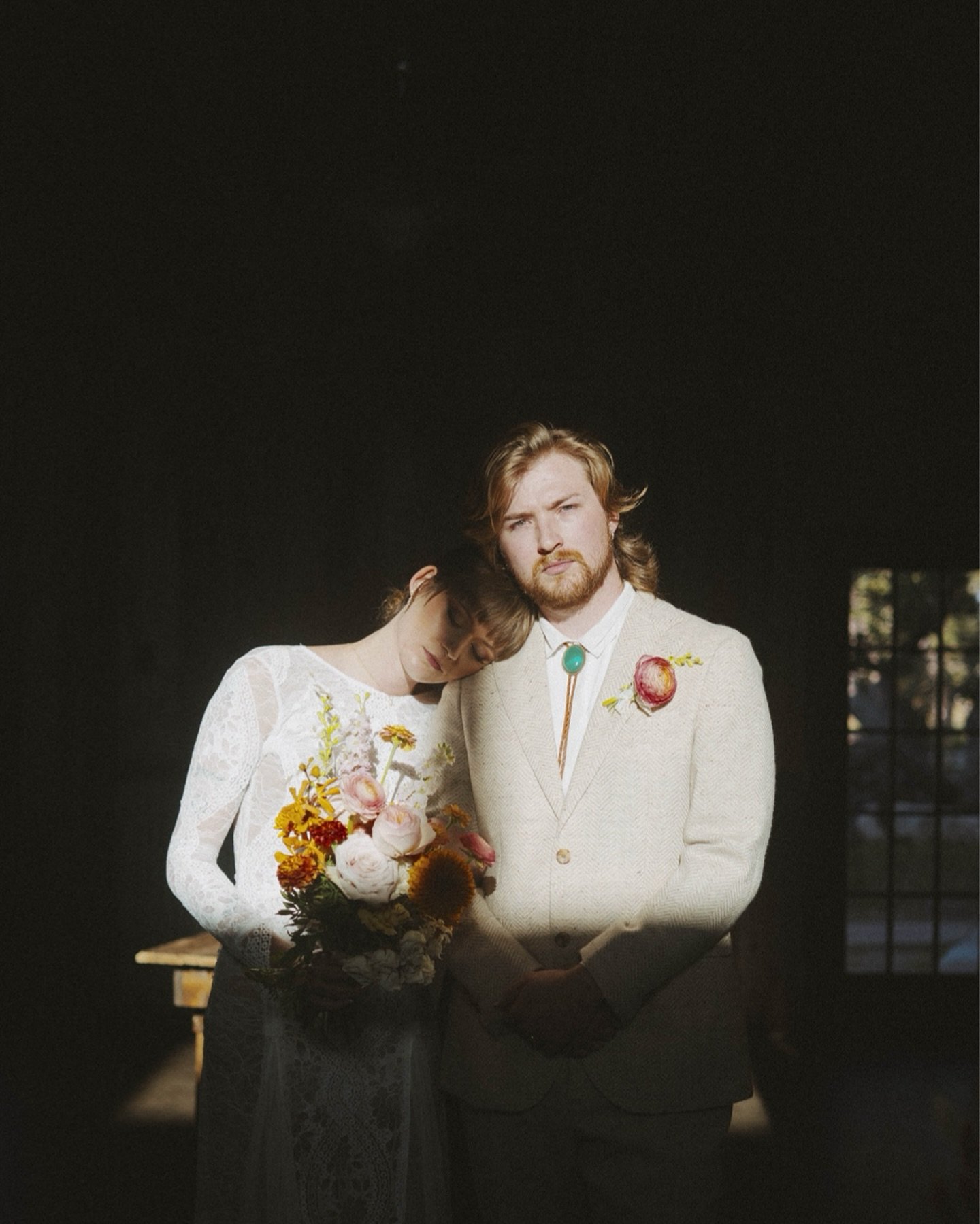Happy Anniversary to these two who made our jobs so easy by being madly in love. 

@jess.brous @blake_harrison_ 

venue @vistawestranch 
florals @mtnlaurel_floral 
planner @coordinatethis 
H&amp;MU @heathermariabeauty 

#austinwedding #austinweddingp