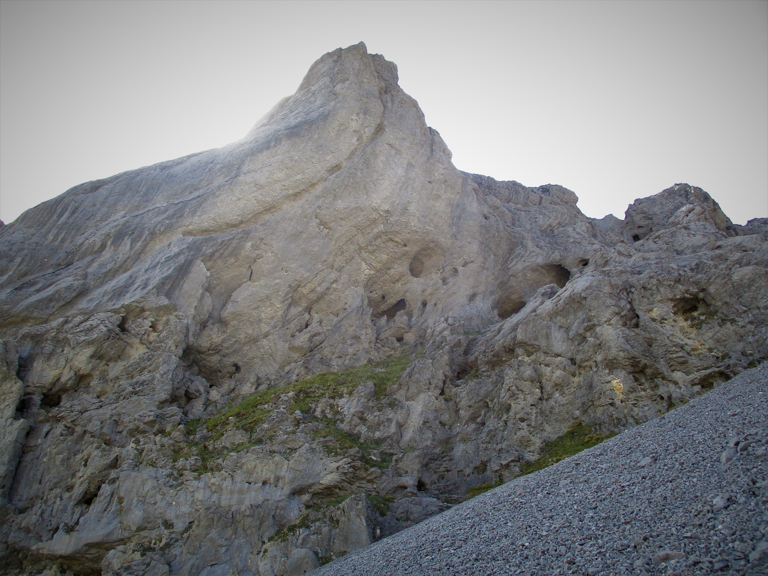 Huge Karst wave on "Fred" the mountain beside Mount Bell