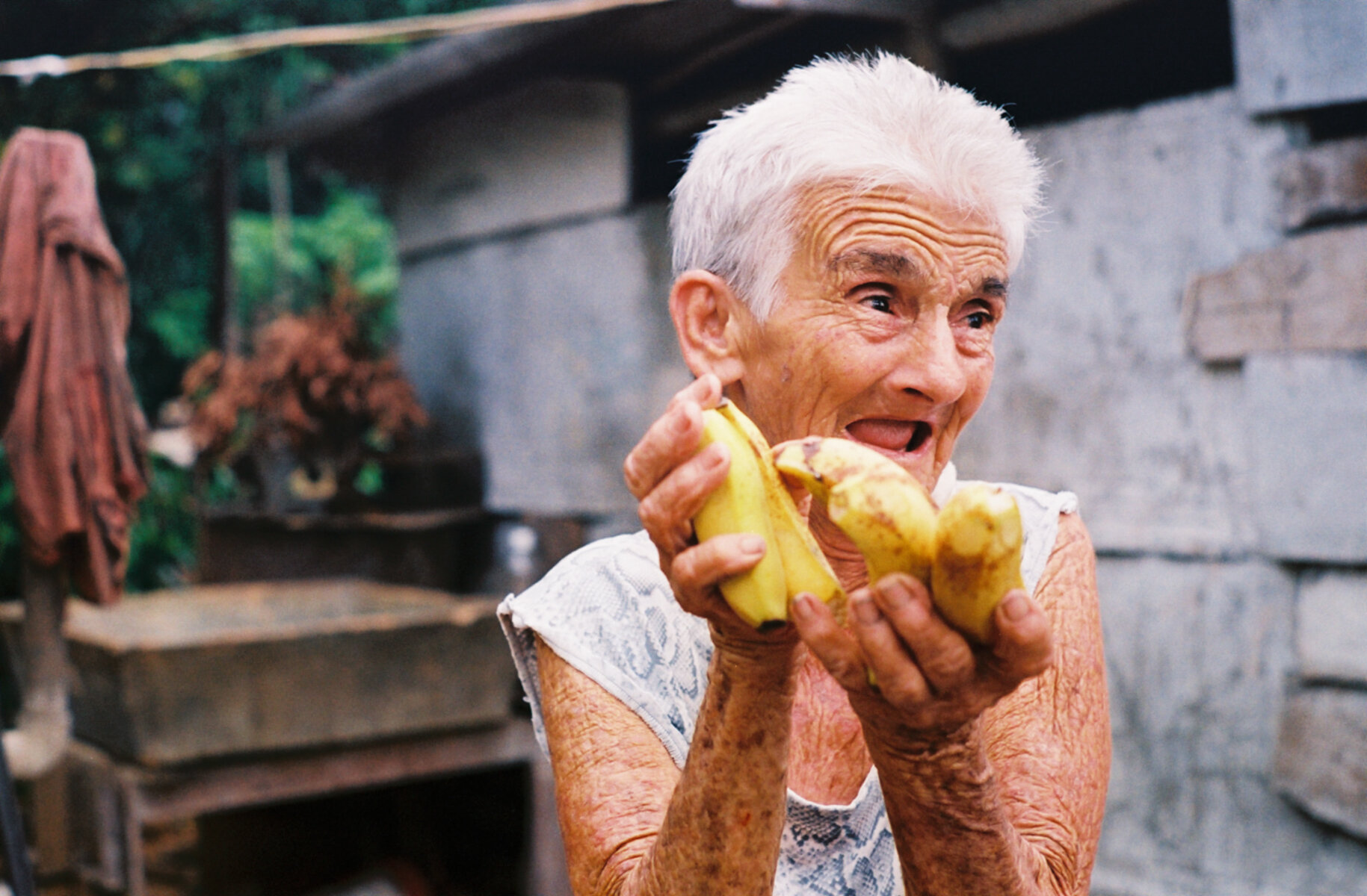  Woman with bananas | Rural Cuba 