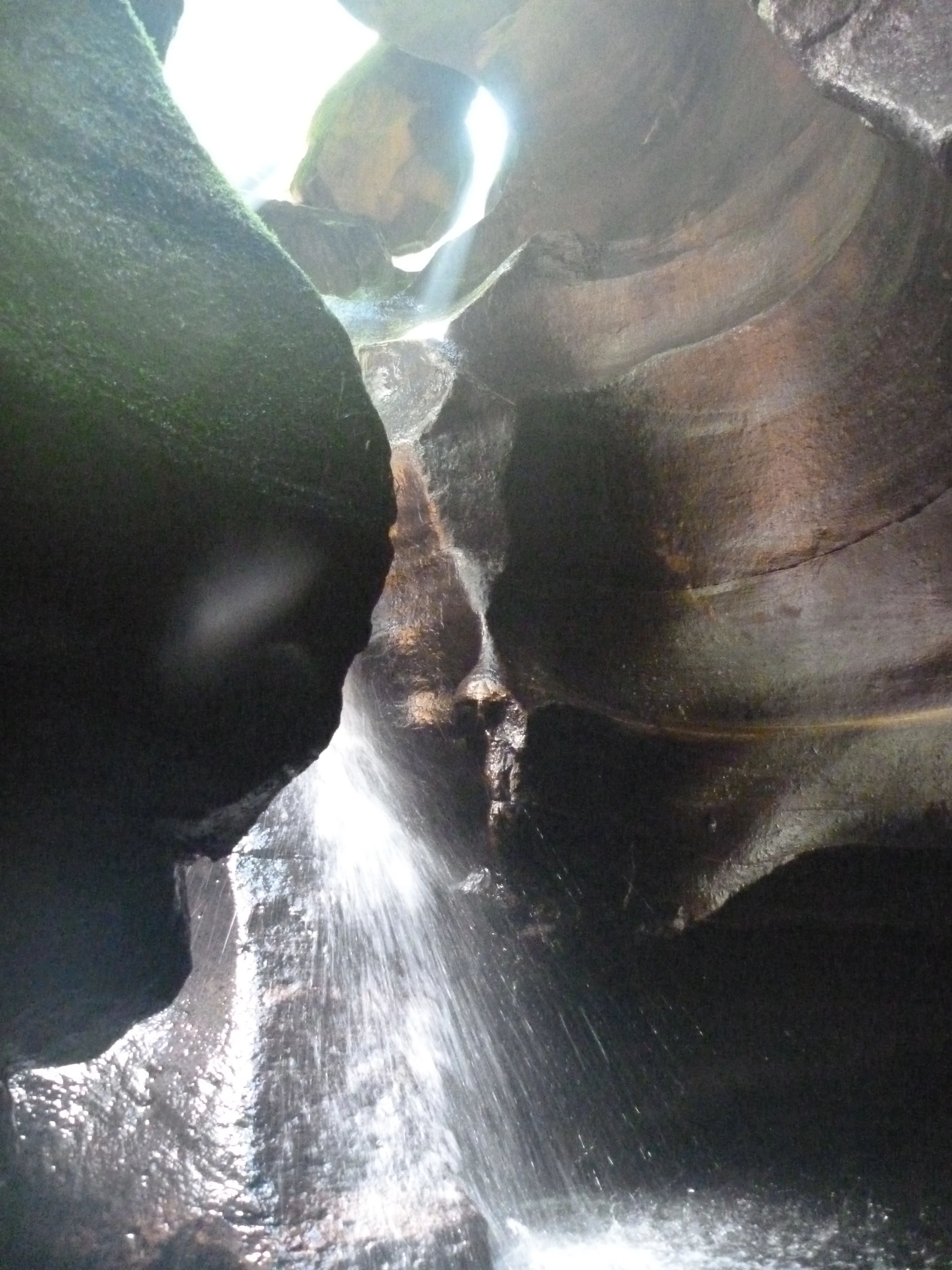  Keyhole abseil from below 