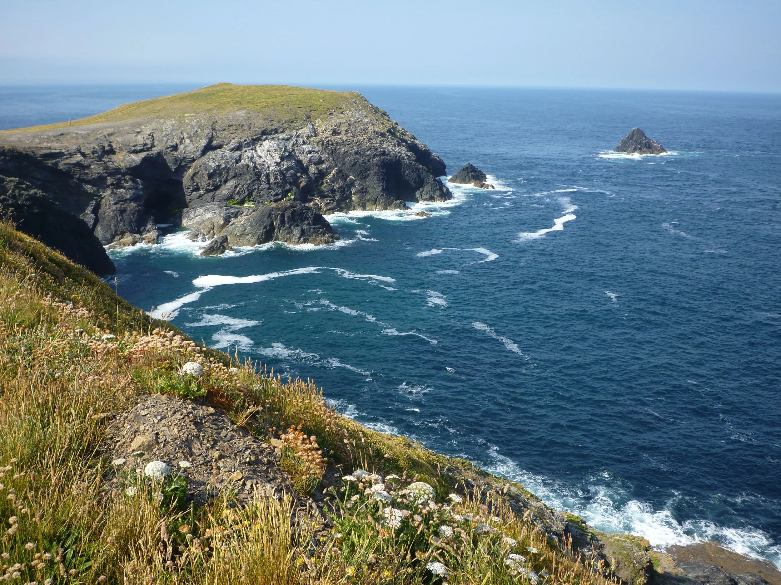 Padstow_-_Coastline_Trevose_Head,_Bristol_Channel.jpg