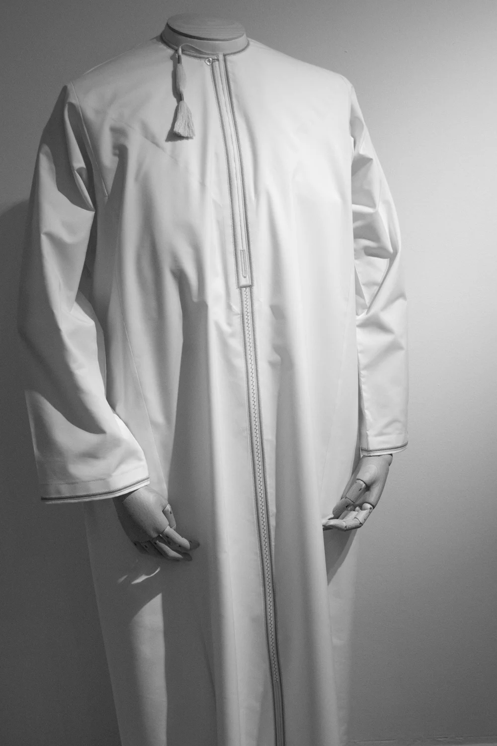 The style of dishdasha worn in Oman.