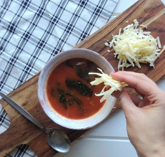 Spinach and Tomato soup with BioCheese Parmesano