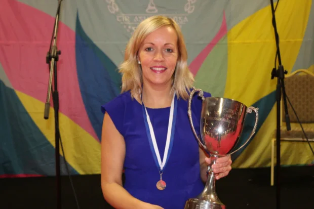Béarla thíos - English below Oíche Amhránaíochta in Ionad Ealaíona na Sruthaile Beidh an dara Oíche Amhránaíochta bhliaintiúl ar siúl in Ionad Ealaíona na Sruthaile in Ómaigh Déardaoin 27 Aibreán ar 7:30i.n. Imeacht de chuid Chomhairle Fhear Manach agus na hÓmaí é seo ina mbeidh ceardlann agus taispenatás amhránaíochta le Clár Nic Ruairí, Doire mar pháirt de. Amhránaí ar an sean-nós is ea í Clár a bhfuil mór duaiseanna de chuid Oireachtáis na Gaeilge buaite aici le déanaí. Beidh amhráin le cloisteáil ar an oíche fosta ó Cheoltóirí na hÓmaí, grúpa a thagann le chéile gach tráthnóna Dé Céadaoin in Ionad na Sruthaile le hamhráin a cheol i nGaeilge. Ina dhiaidh sin beidh mic oscailte ar fáil do dhuine ar bith a mbeidh suim aige amhrán a cheol. Beidh saorchead isteach chuig an imeacht seo a mbeidh fáilte roimh gach aon duine chuige. Is féidir áit a chur in áirithe ach glaoch a chur ar Ionad Ealaíona na Sruthaile ar 028 82247831 nó ar líne ag www.struleartscentre.co.ukLe haghaidh tuilleadh eolais faoin Oíche Amhránaíochta nó imeachtaí Gaelacha ar bith de chuid na Comhairle téigh i dteagmháil le kevin.goodwin@fermanaghomagh.com nó cur glaoch ar 0300 303 1777. Singing in Irish Night in Strule Arts Centre The second annual Oíche Amhránaíochta (Singing in Irish Night) will take place in Strule Arts Centre, Omagh on Thursday 27 April at 7:30pm. This event, which is organised by Fermanagh and Omagh District Council, will begin with a singing workshop facilitated by Clár Nic Ruairí. Clár, a sean-nós singer from Derry who has enjoyed considerable success at the prestigious Oireachtas na Gaeilge Festival, will also perform a number of songs in Irish. This will be followed by a performance from Ceoltóirí na hÓmaí, the singing in Irish group that meets every Wednesday evening in the Strule Arts Centre. To conclude the evening, an open mic will be available to anyone who would like to contribute to the event by singing a song. This is a free event which is open to everyone. To reserve a place, please contact the Strule Arts Centre Box Office by telephone on 028 82247831 or online at www.struleartscentre.co.uk For more information on the event or any of Fermanagh and Omagh District Council’s Irish language events contact Kevin Goodwin at kevin.goodwin@fermanaghomagh.com or telephone 0300 303 1777.