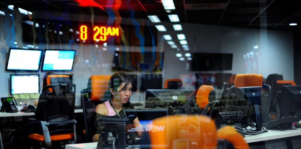 26CALLCENTER-jumbo.jpg