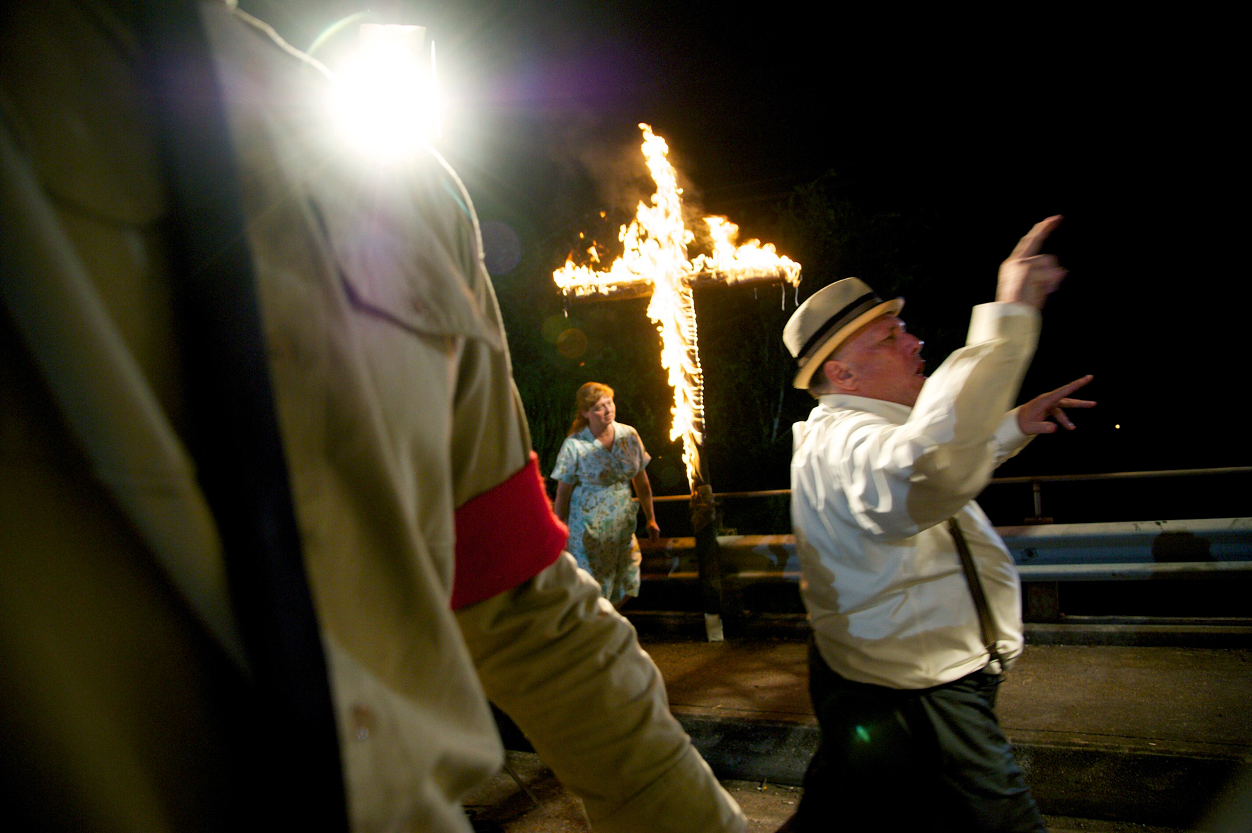 3i burning cross.jpg