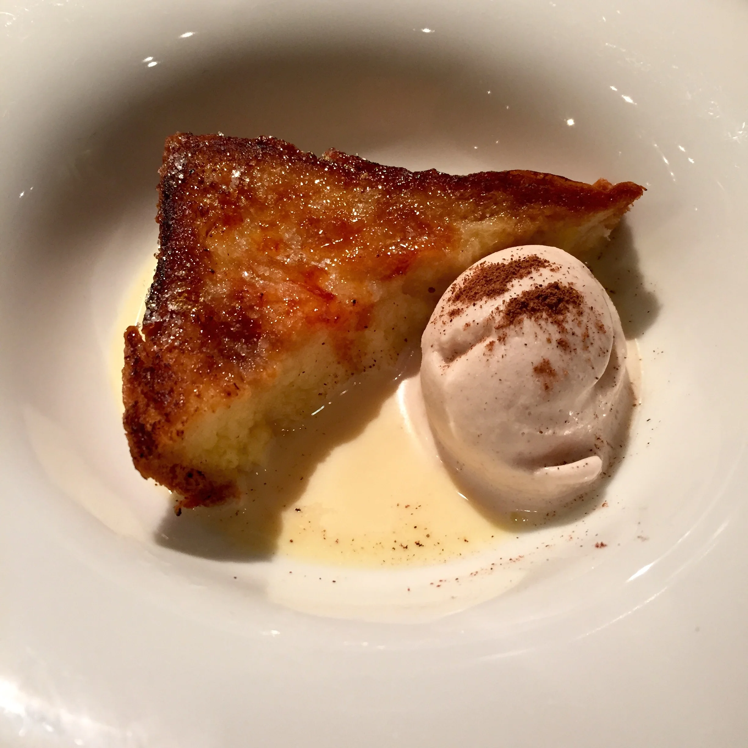 Pain Perdue and cinnamon ice cream