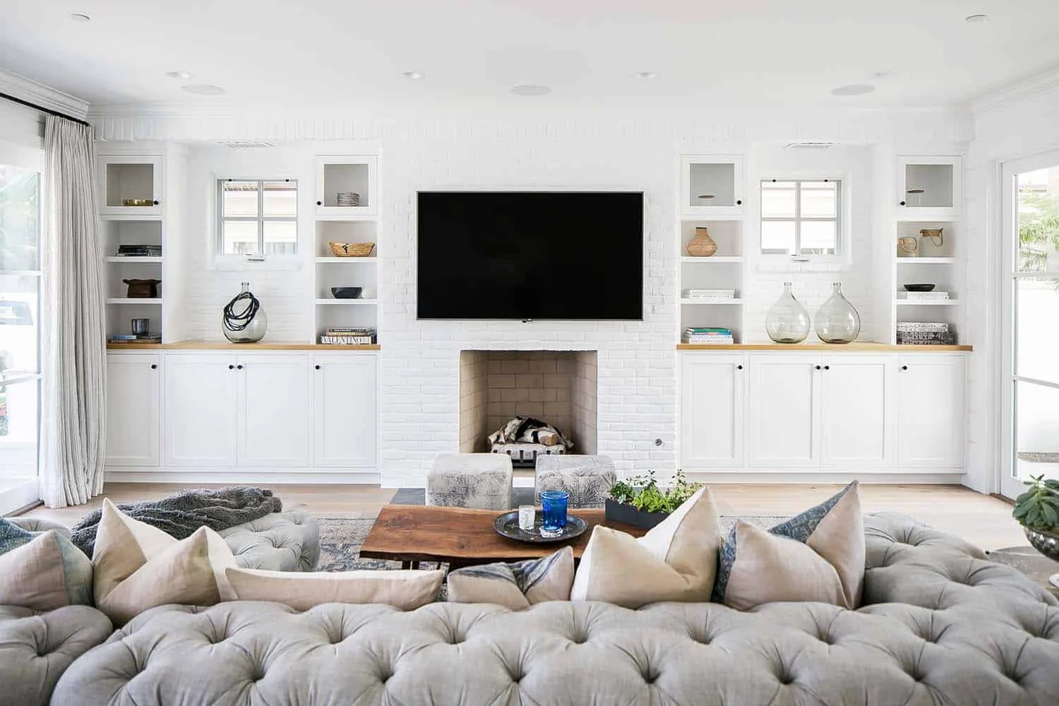 Beach-Style-House-Graystone-Custom-Builders-04-1-Kindesign.jpg