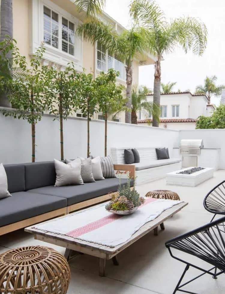 Beach-Style-House-Graystone-Custom-Builders-29-1-Kindesign.jpg