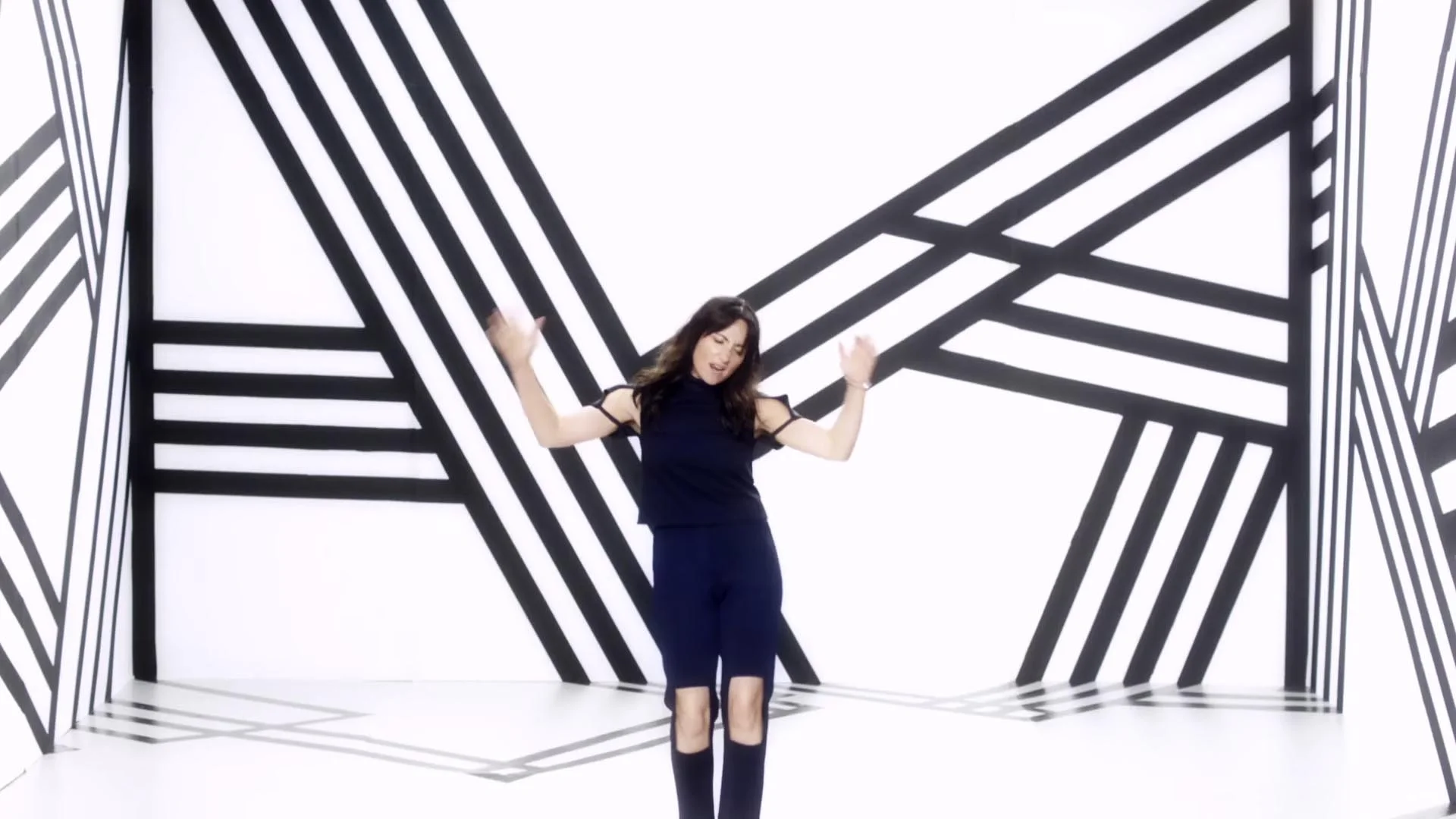 Yonatan used graphic backdrops for a significant portion of the video