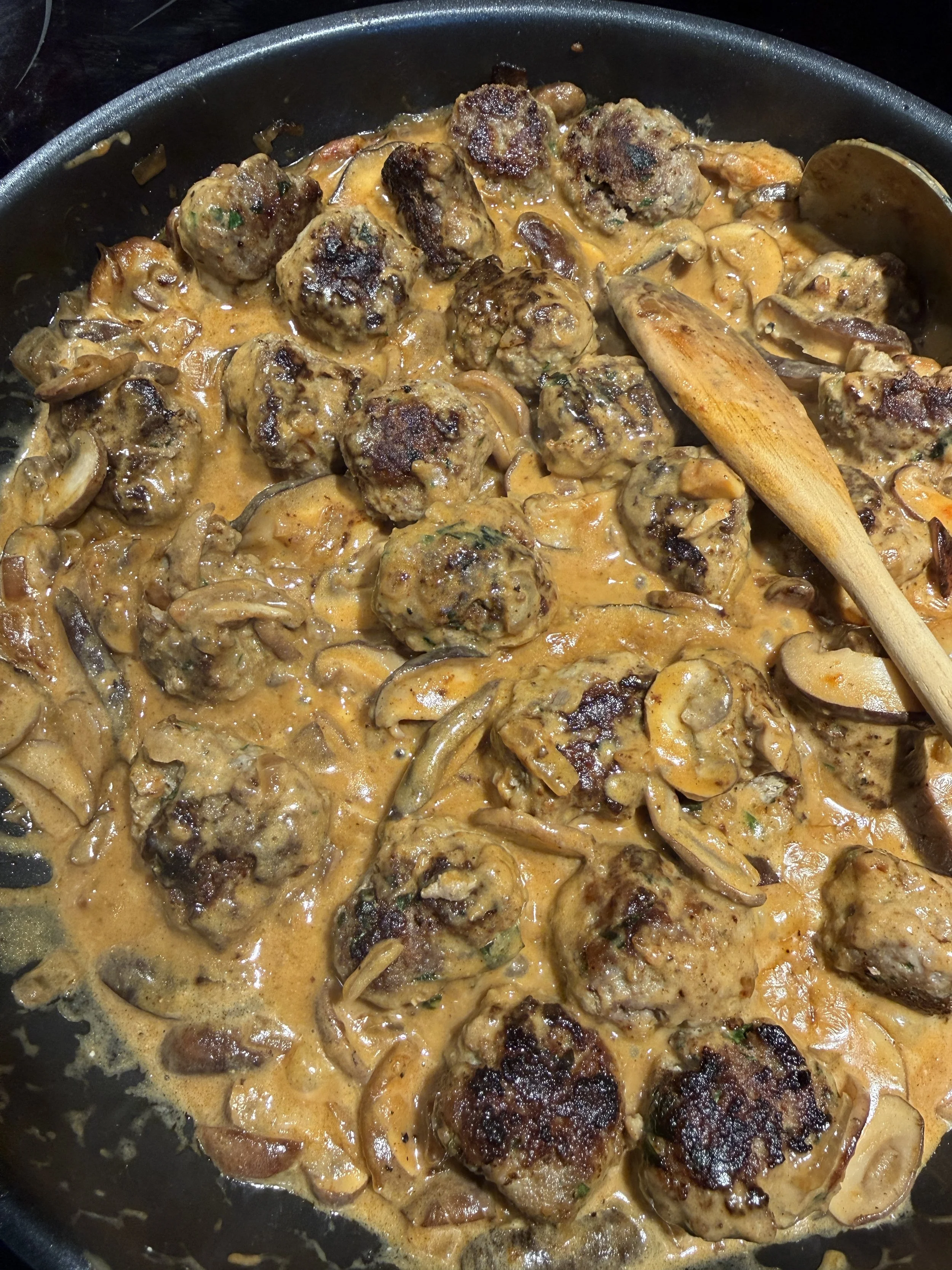 meatballs in sauce in fry pan