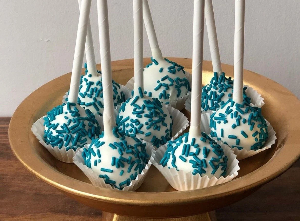Cakepops Chocolate white blue.jpeg
